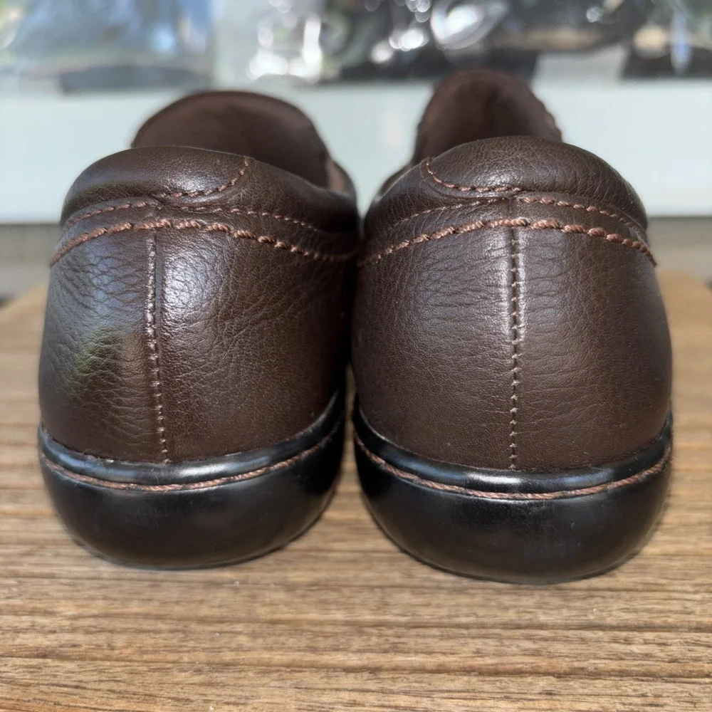 Clarks Shoes Women 9 M Brown Leather Buttons Slip On Comfort Flats 261400474065